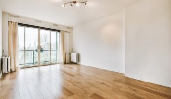 Sustentabilidade em casa: por que escolher laminado de madeira certificado? | Casa Pisos