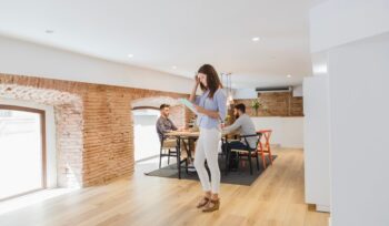 Principais vantagens dos pisos vinílicos para ambientes comerciais | Casa Pisos